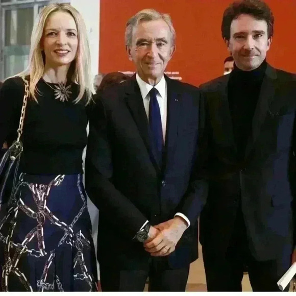 LOUIS VUITTON
Monogram Trousse Demi Ronde cosmetic pouch - peeling removed - Picture 11 of 12